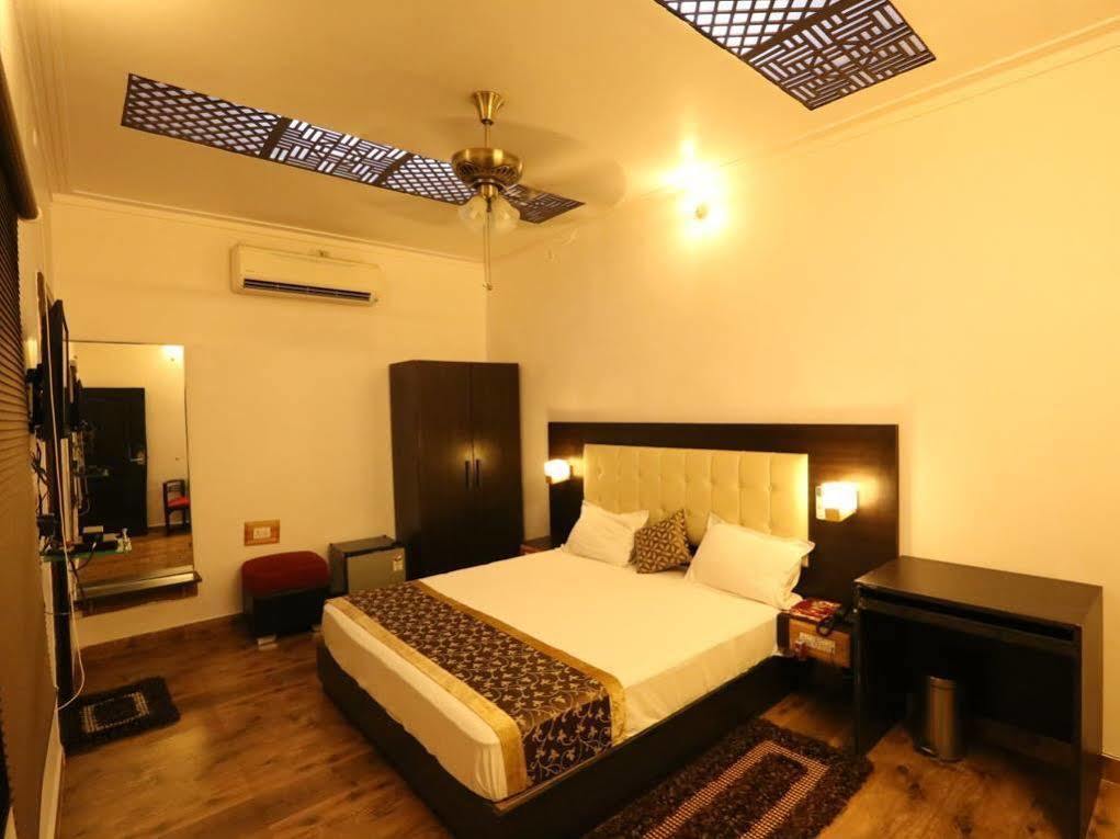 Heritage Hotel Lucknow Ngoại thất bức ảnh