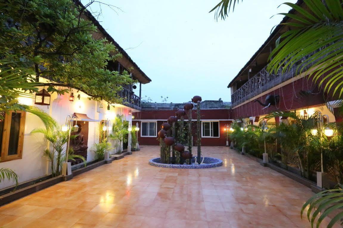 Heritage Hotel Lucknow Ngoại thất bức ảnh